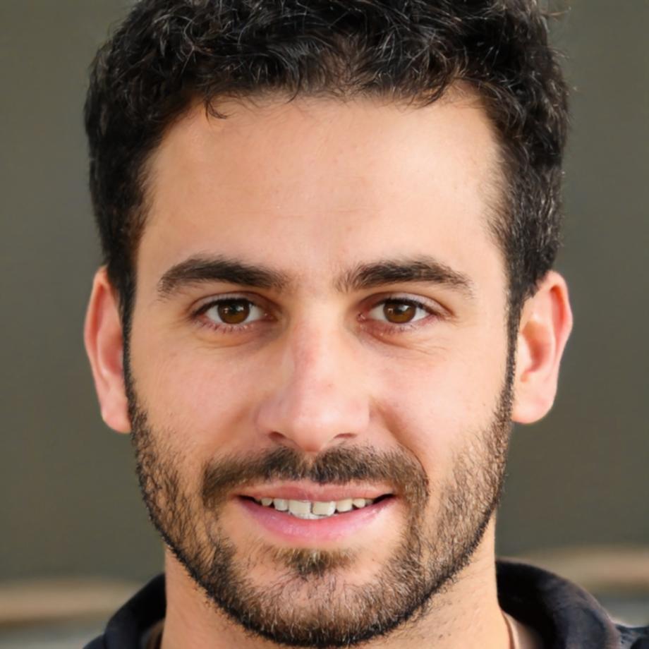 Ritratto professionale di Matteo Bernardini, fotografo e docente di fotografia di viaggio